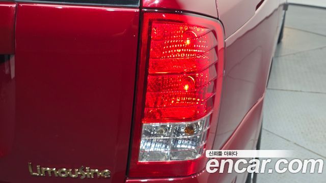 Kia Canival 2011 — photo 9