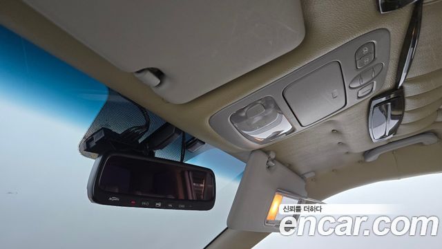 Kia Canival 2011 — photo 28