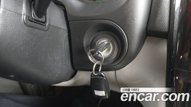 Kia Canival 2011 — photo 30