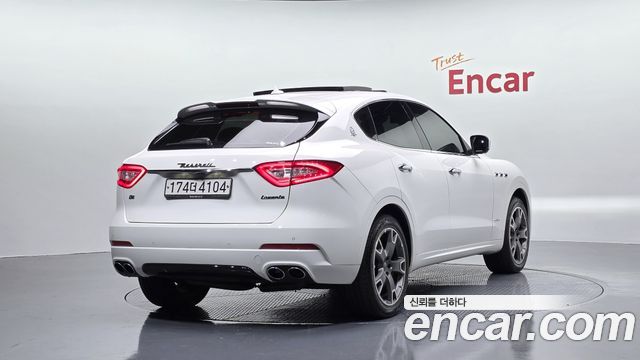Maserati Levante 2018 — photo 2