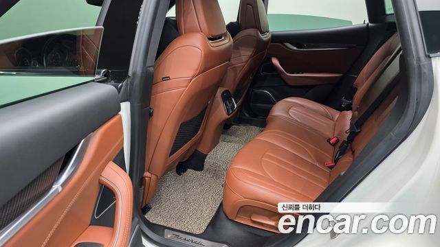 Maserati Levante 2018 — photo 18