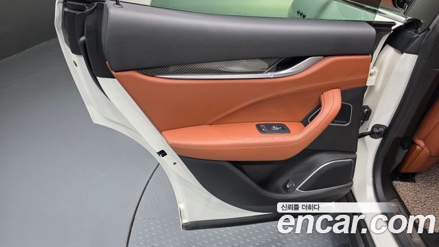 Maserati Levante 2018 — photo 15