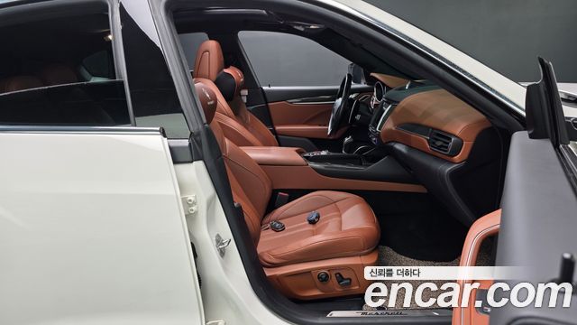 Maserati Levante 2018 — photo 16
