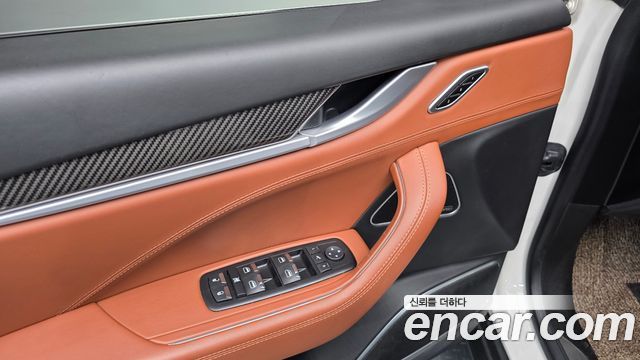 Maserati Levante 2018 — photo 28