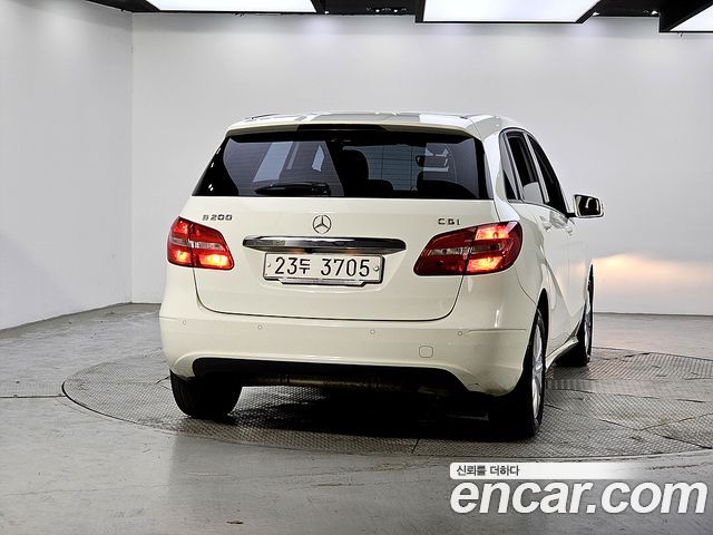 Mercedes-Benz B-Class 2013 — photo 3