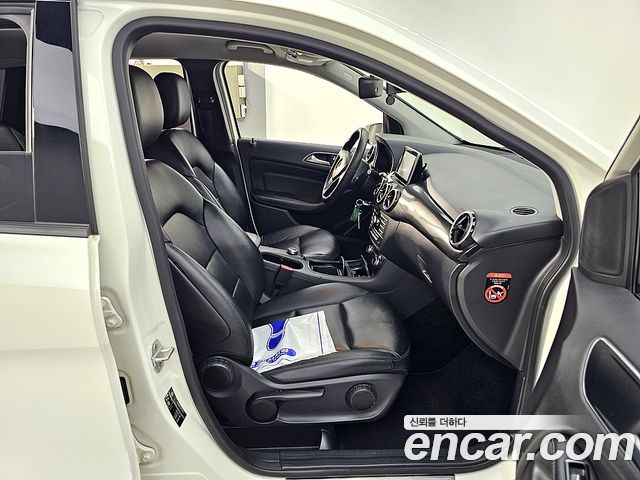 Mercedes-Benz B-Class 2013 — photo 11