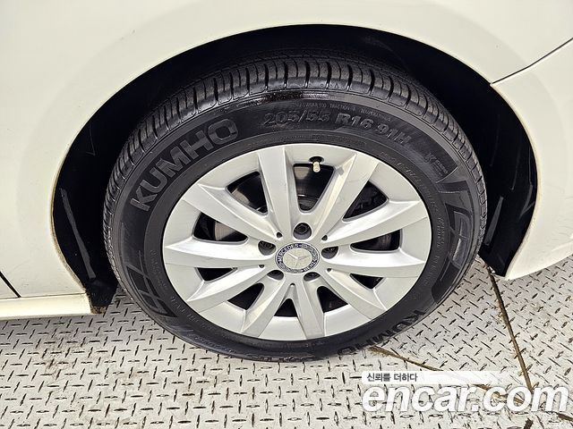 Mercedes-Benz B-Class 2013 — photo 20