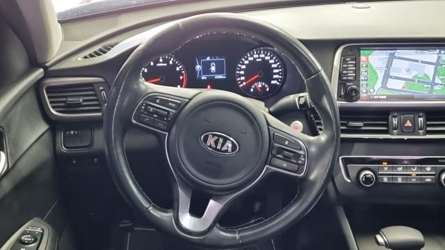 Kia K5 2017 — photo 12