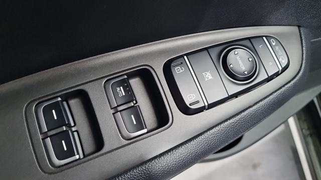 Kia K5 2017 — photo 17