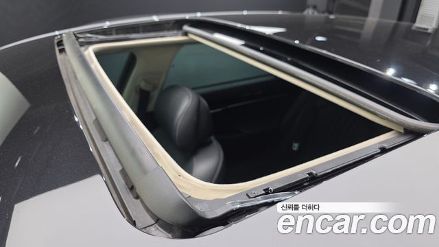 Genesis G90 2019 — photo 12