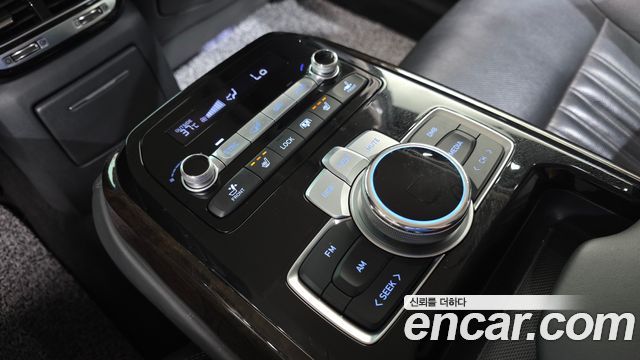 Genesis G90 2019 — photo 17