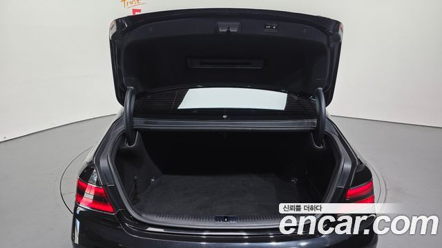 Genesis G90 2019 — photo 19