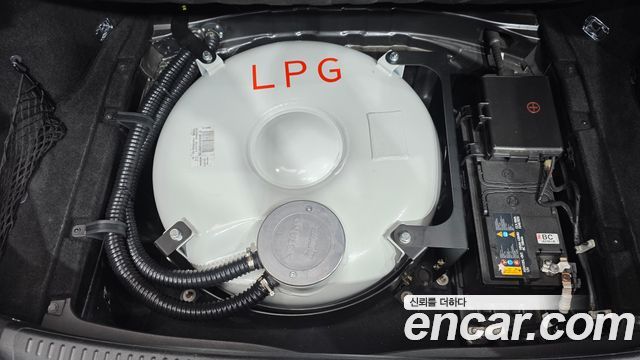 Genesis G90 2019 — photo 20