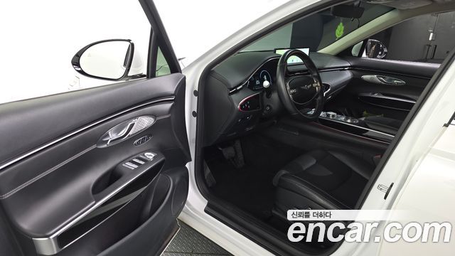 Genesis GV70 2022 — photo 13