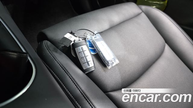 Genesis GV70 2022 — photo 24