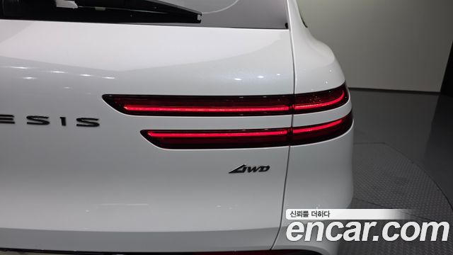 Genesis GV70 2022 — photo 9