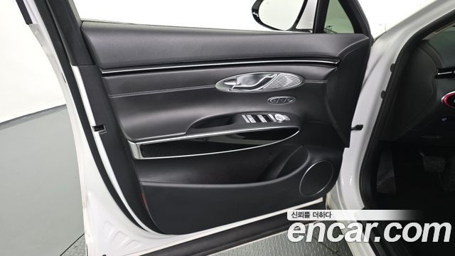 Genesis GV70 2022 — photo 14