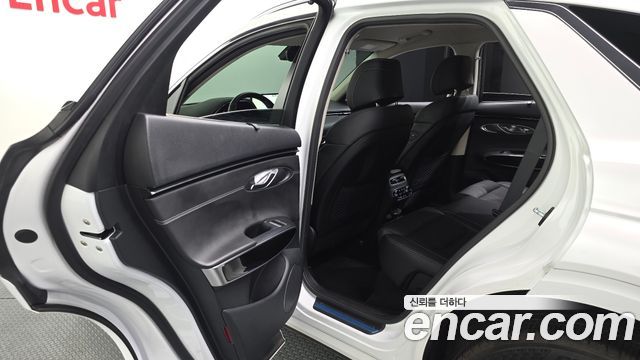 Genesis GV70 2022 — photo 16