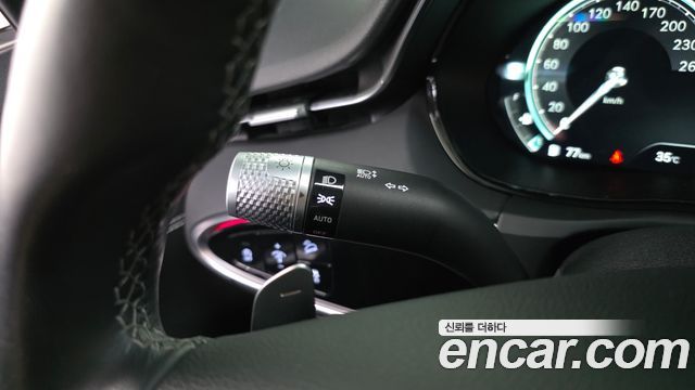 Genesis GV70 2022 — photo 31
