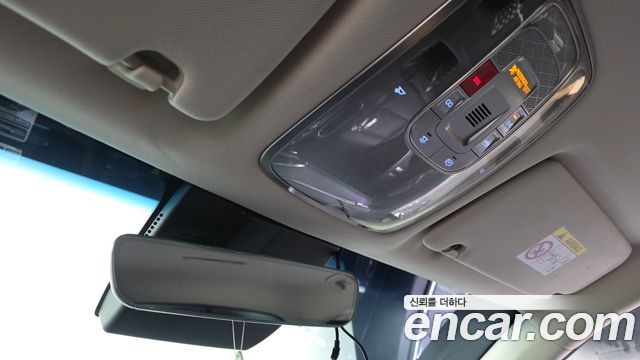 Genesis GV70 2022 — photo 34