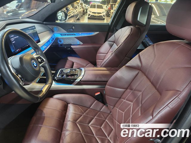 BMW 7-Series 2024 — photo 9