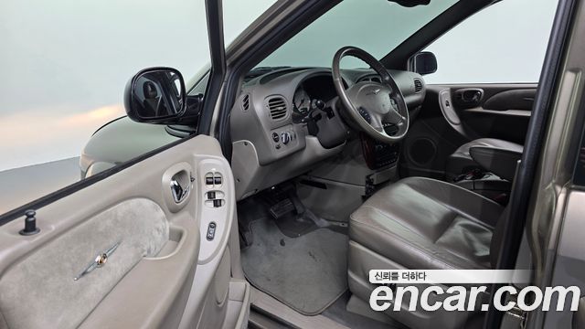 Chrysler Grand Voyager 2004 — photo 10