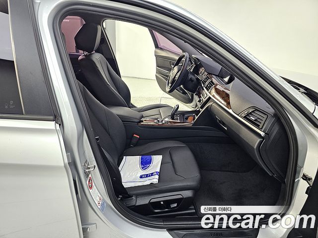 BMW 3-Series 2013 — photo 10