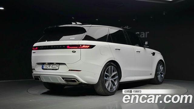 Land Rover Range Rover Sport 2023 — photo 2