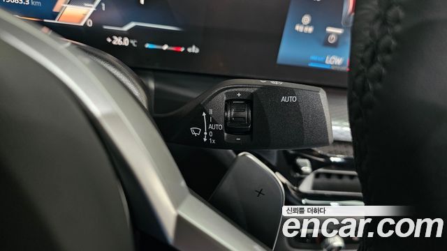 BMW 3-Series 2025 — photo 29