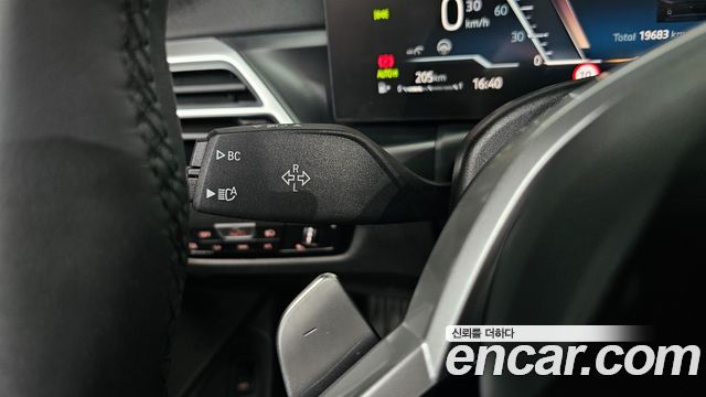 BMW 3-Series 2025 — photo 30