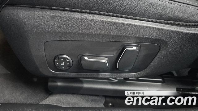 BMW 3-Series 2025 — photo 31