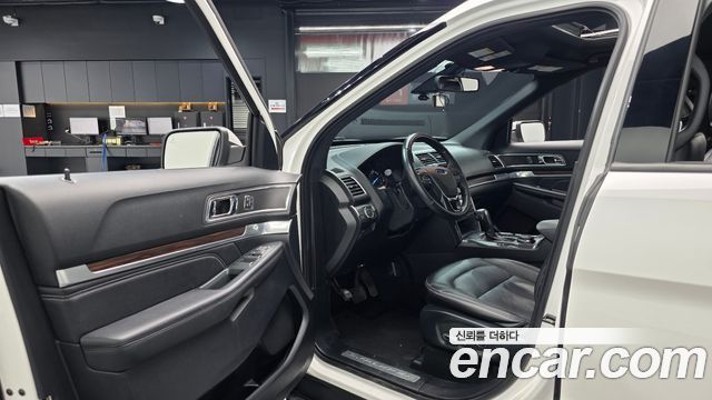 Ford Explorer 2018 — photo 13