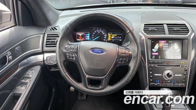 Ford Explorer 2018 — photo 19