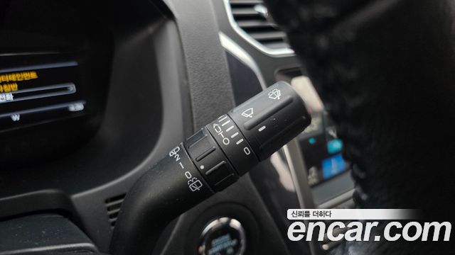 Ford Explorer 2018 — photo 26