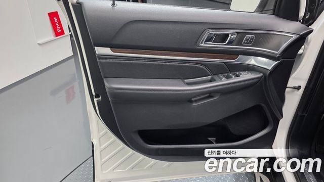 Ford Explorer 2018 — photo 14