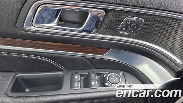 Ford Explorer 2018 — photo 27