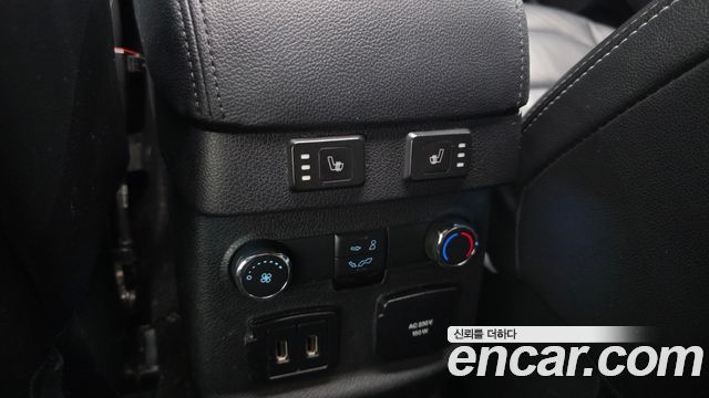 Ford Explorer 2018 — photo 32