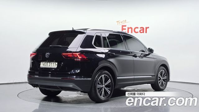 Volkswagen Tiguan 2020 — photo 2