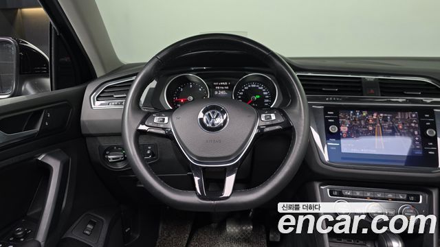 Volkswagen Tiguan 2020 — photo 18