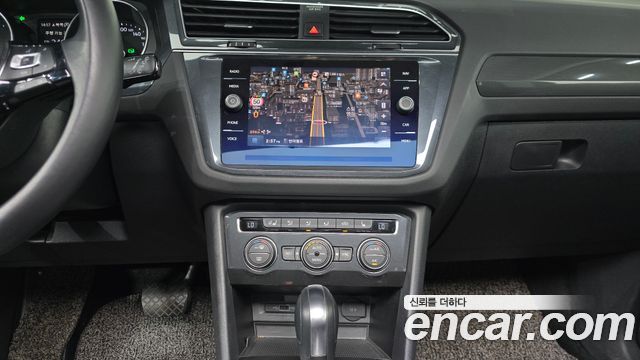 Volkswagen Tiguan 2020 — photo 19