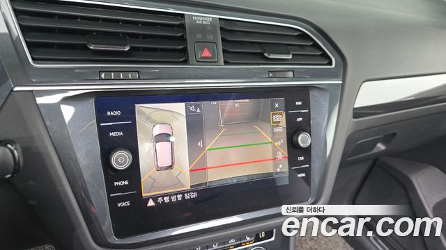 Volkswagen Tiguan 2020 — photo 20