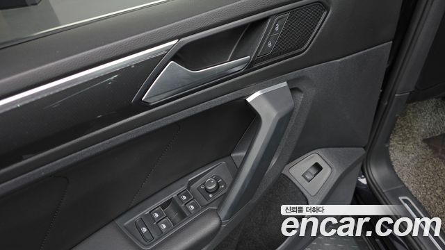 Volkswagen Tiguan 2020 — photo 21
