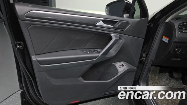 Volkswagen Tiguan 2020 — photo 14