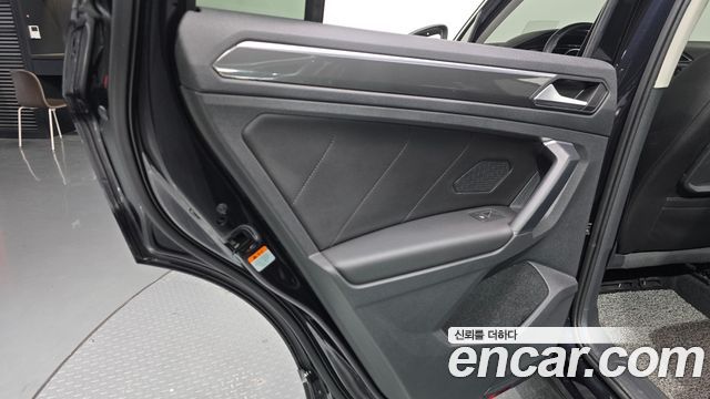 Volkswagen Tiguan 2020 — photo 15