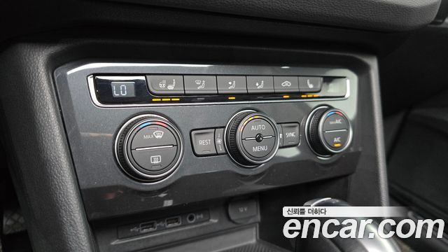 Volkswagen Tiguan 2020 — photo 28