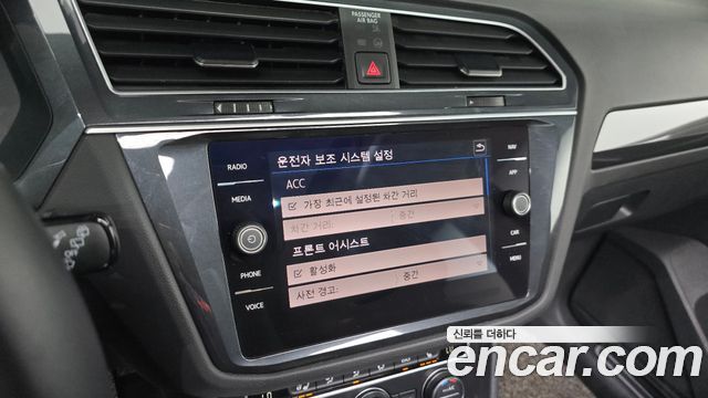 Volkswagen Tiguan 2020 — photo 29