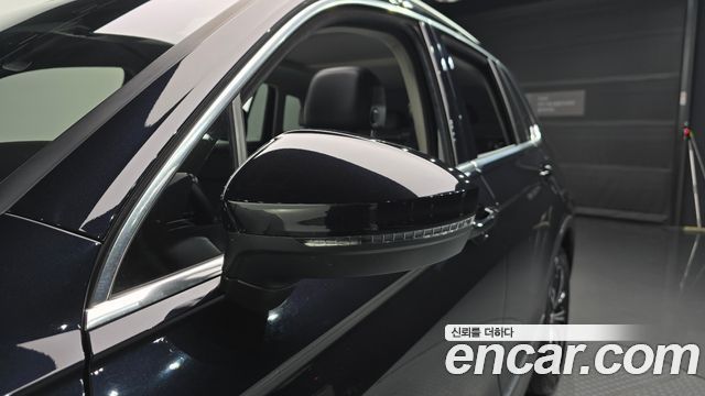 Volkswagen Tiguan 2020 — photo 32