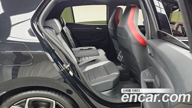 Volkswagen Golf 2026 — photo 17