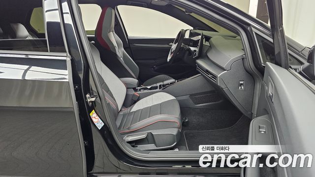 Volkswagen Golf 2026 — photo 16