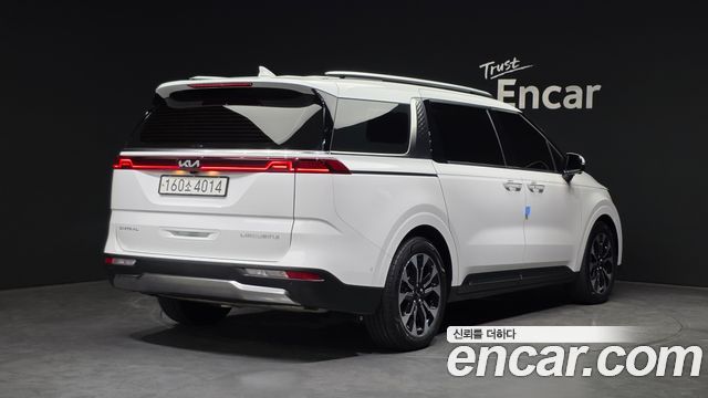 Kia Canival 2023 — photo 2